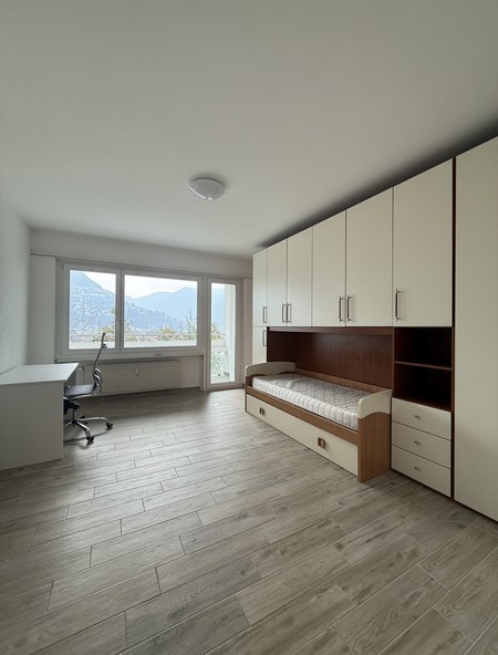 Affittiamo monolocale ammobiliato in zona centrale nei pressi dell'USI 1