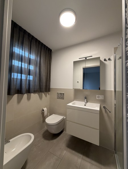Elegante appartamento arredato di 3.5 locali con vista lago 7