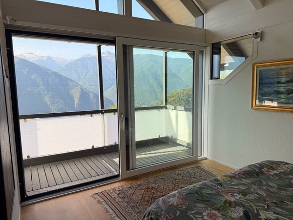 Incantevole casa unifamiliare a Castaneda con vista panoramica sulle montagne 6