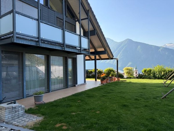 Incantevole casa unifamiliare a Castaneda con vista panoramica sulle montagne 1
