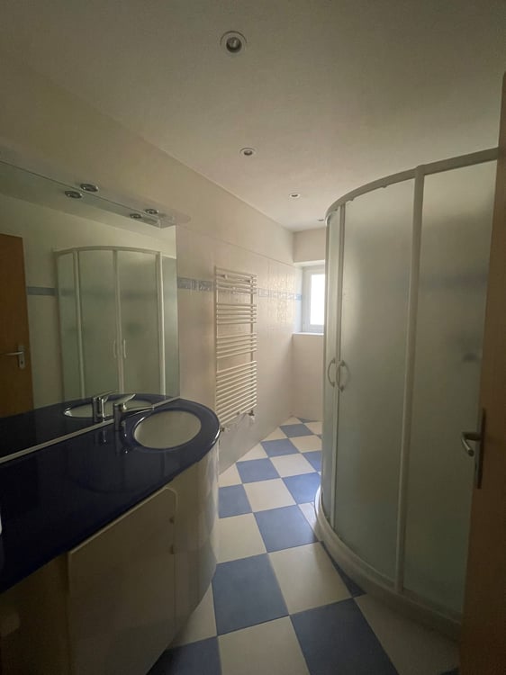 Casa di nucleo 4½ locali, con vista lago CHF 1'950.00 + spese a forfait 9