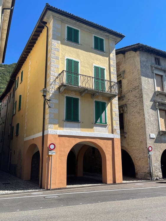 Casa di nucleo 4½ locali, con vista lago CHF 1'950.00 + spese a forfait 2