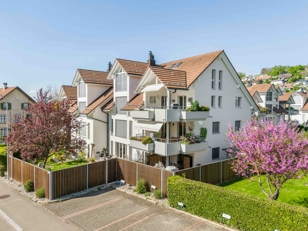 Zentral Wohnen mit schönem Blick 1