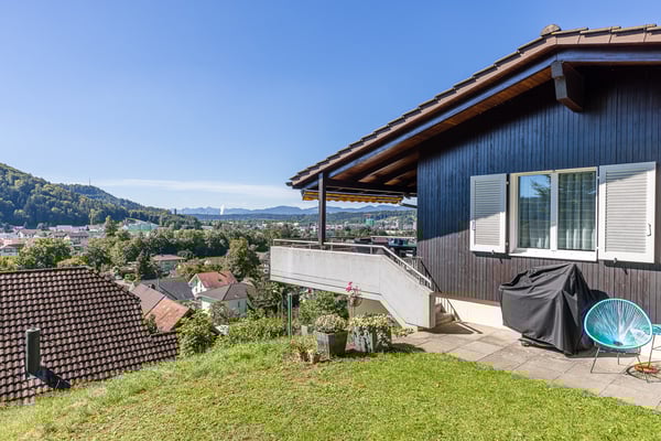 Charmantes Zuhause an sonniger Hanglage 2