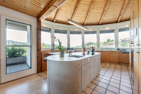 An ruhiger Wohnlage mit fantastischer Weitsicht 2