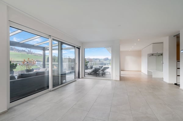 Traumhafte Terrasse mit Pool und unverbaubarer Weitsicht 6