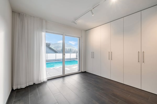 Traumhafte Terrasse mit Pool und unverbaubarer Weitsicht 8