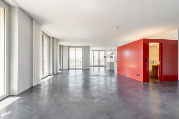 Loftwohnung – zuoberst – mit Blick auf die Flusslandschaft 2