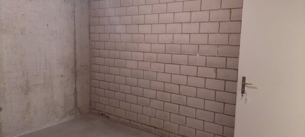 Geräumiger Bastelraum 4