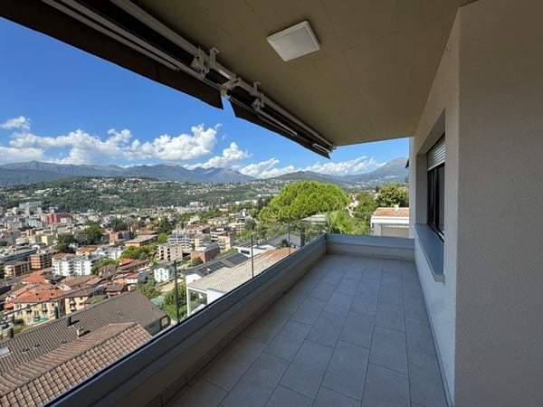 Affittasi splendido 5.5 locali attico vista lago a Viganello 27