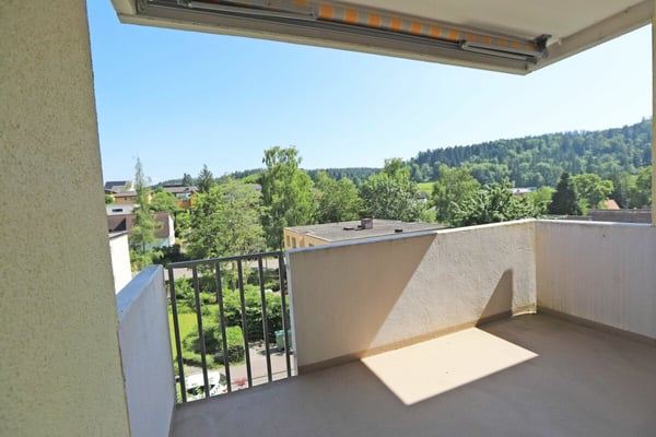 Geräumige und elegant gestaltete Wohnung in ruhiger und dennoch zentraler Lage in Elsau - Mietkauf möglich 12