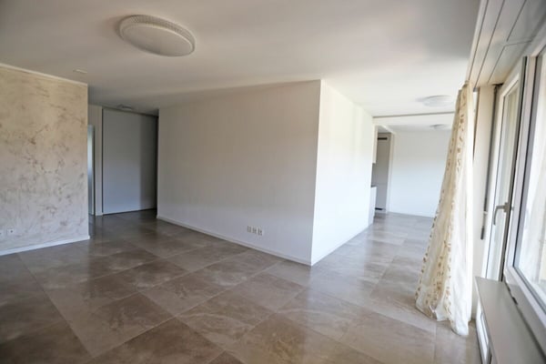 Geräumige und elegant gestaltete Wohnung in ruhiger und dennoch zentraler Lage in Elsau - Mietkauf möglich 4