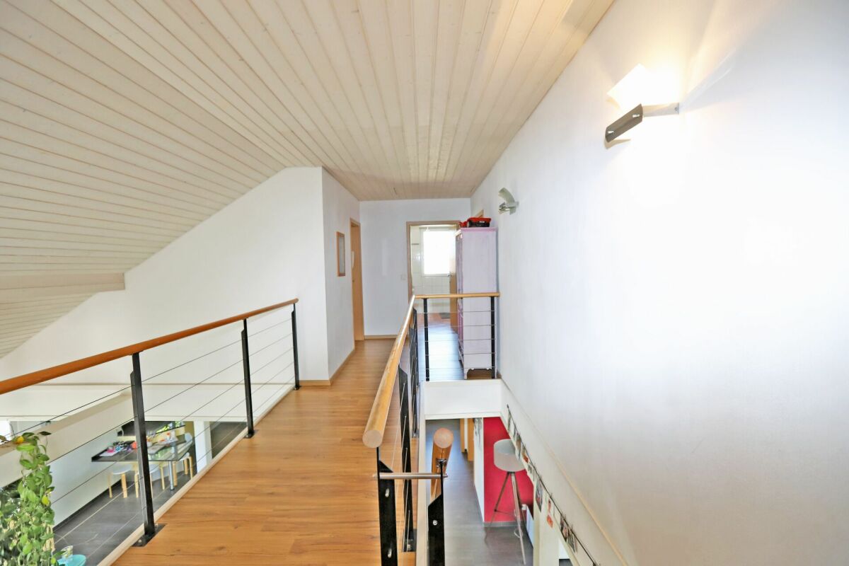 Stilvolles 5.5-Zimmer-EFH mit grosszügigem Fahrzeugabtsellangebot