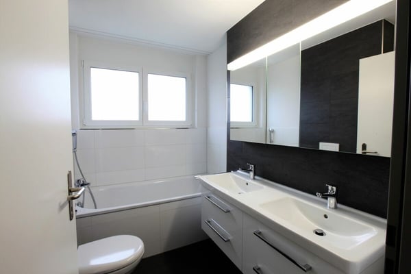 Moderne 4.5-Zimmer-Erdgeschosswohnung mit Aussicht ins Grüne! 4