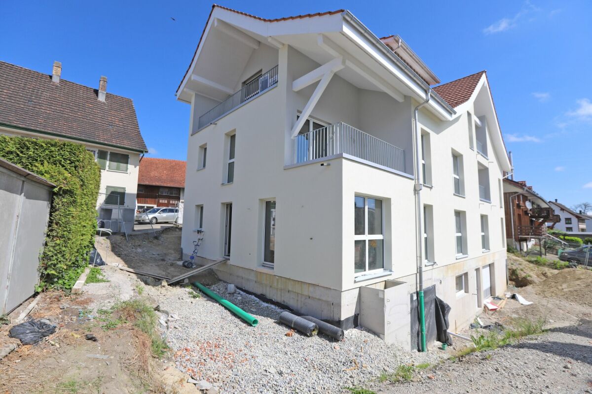 Neubau 3.5-Zimmerwohnung mit sonnigem Sitzplatz!