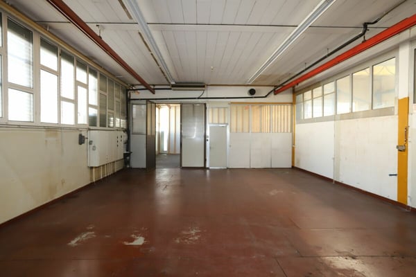 Attraktive Lagerräumlichkeiten an zentraler Lage in Aadorf. 2