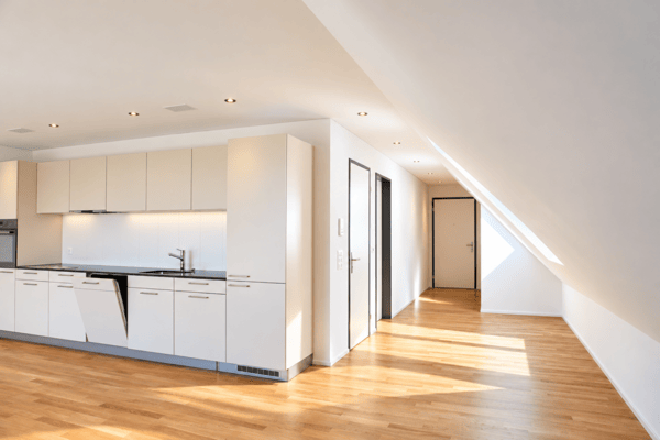 Helle und Moderne 3.5 Zimmer-Wohnung mit 2 Balkonen! 4