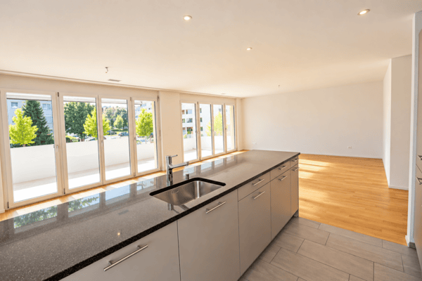 Grosszügige 4.5 Zimmerwohnung in familienfreundlichem Quartier! 5