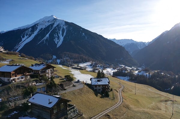 Traumhaftes Grundstück an toller Aussichtslage im Albulatal- Schmitten 1