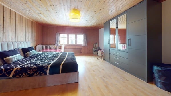 Geräumige 4.5 Zi-Ferienwohnung in Vals 8