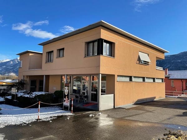 Stabile Commerciale-Abitativo 1