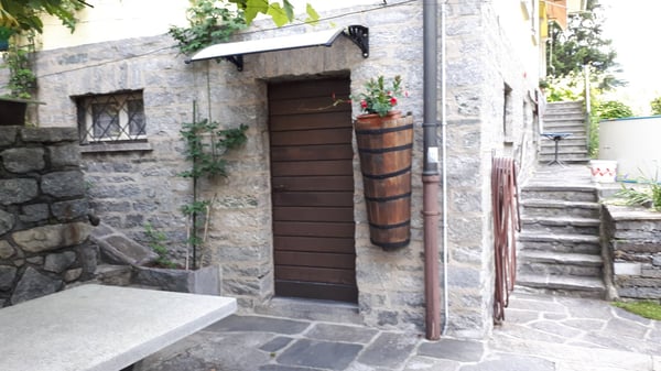 Casa bifamiliare, posizione residenziale soleggiata 6