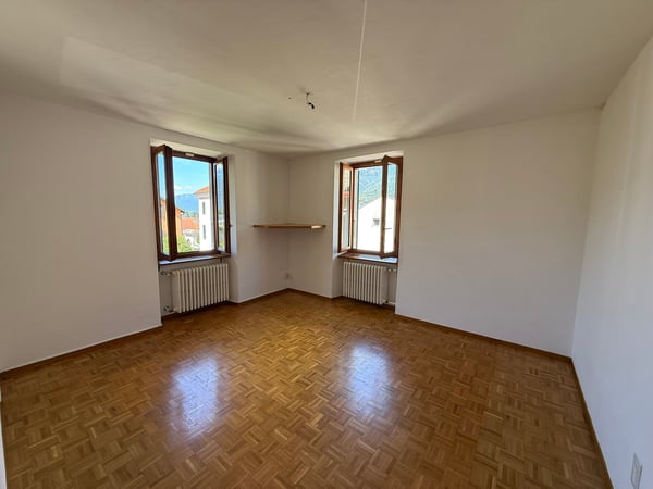Casa bifamiliare 5.5 + 2.5 locali, zona pregiata, Giubiasco 26