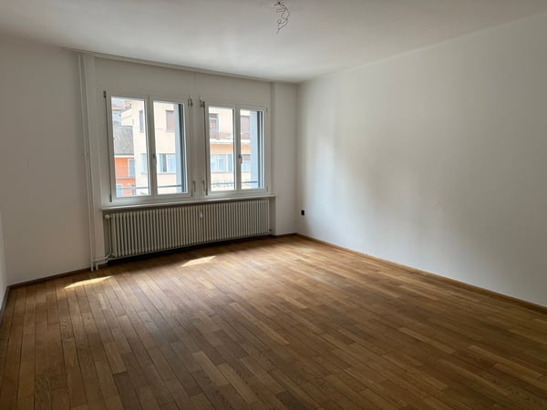 Spazioso appartamento di 1 locali a Biasca con balcone 8