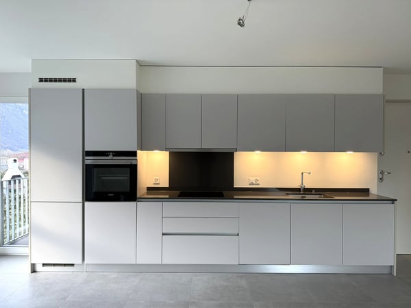 Splendido 2.5 locali a Claro, 3 box in autorimessa inclusi! 4