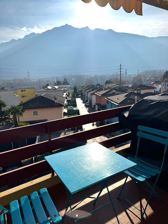 Accogliente appartamento 3.5 locali con balcone e vista panoramica a Sementina 10