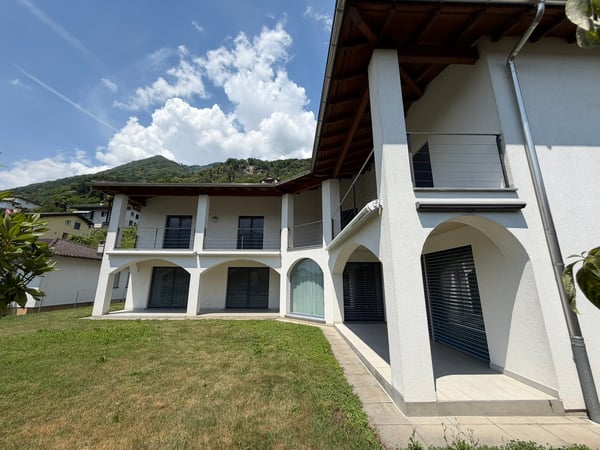 Villa bifamiliare dalle dimensioni generose 2