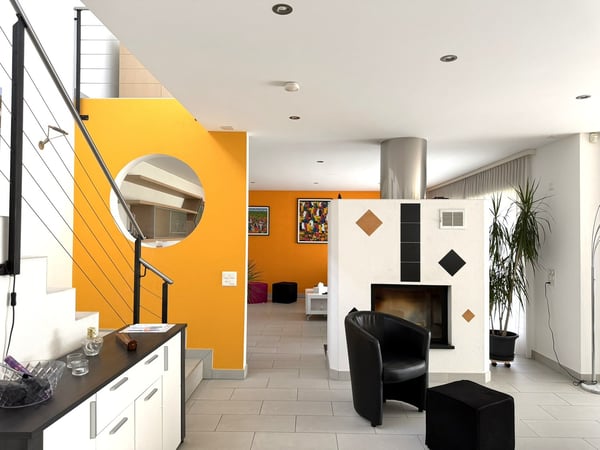 Villa bifamiliare dalle dimensioni generose 10