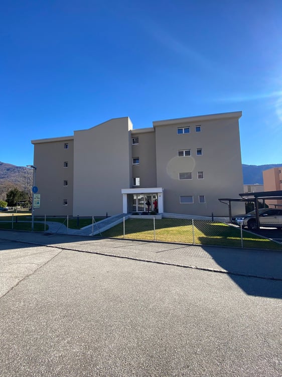 Luminoso appartamento di 3.5 locali con terrazza a Sementina 2