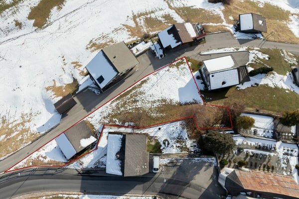 Bauland für Erstwohnungen mit Stallgebäude 7