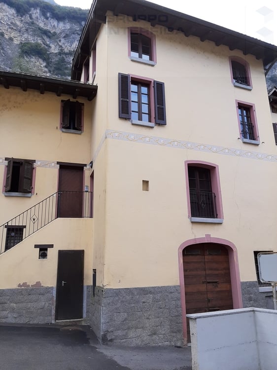3 APPARTAMENTI DI  2.5 LOCALI 7