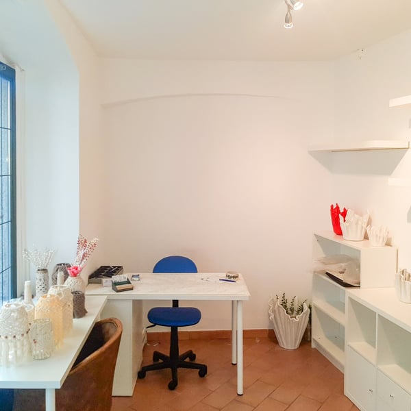 LOCALE COMMERCIALE CON VETRINA 6