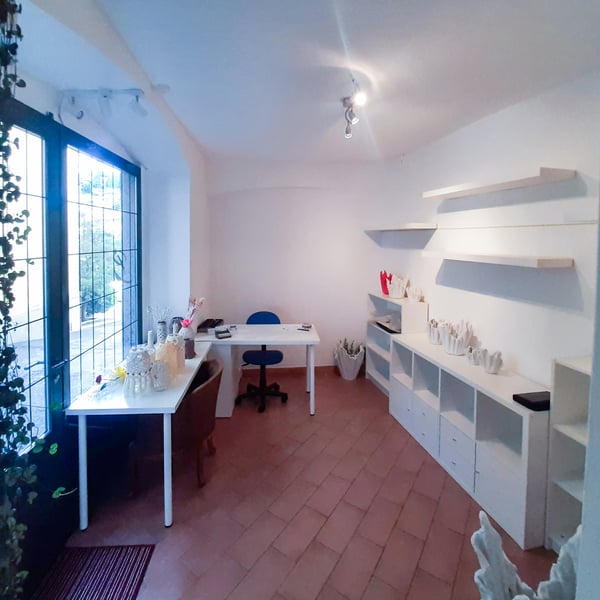 LOCALE COMMERCIALE CON VETRINA 5