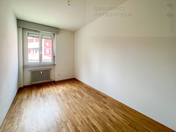 APPARTAMENTO 1.5 LOCALI PARZIALMENTE RISTRUTTURATO 11