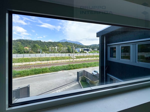 AMPIO SPAZIO COMMERCIALE OPEN SPACE 4