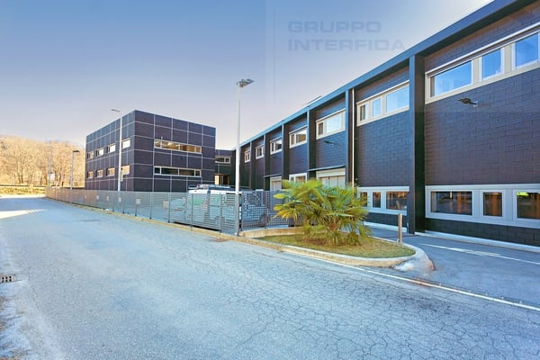 AMPIO SPAZIO COMMERCIALE OPEN SPACE 10