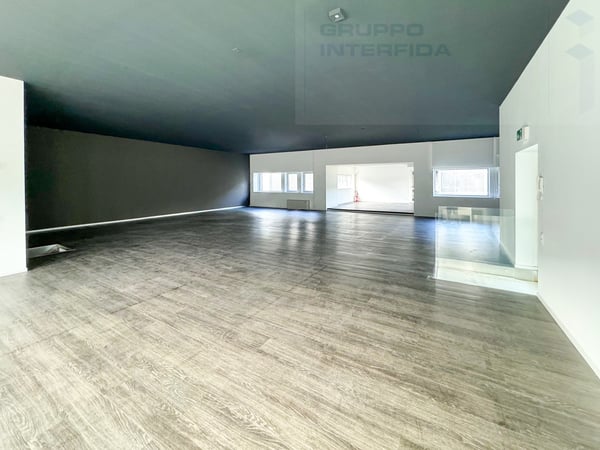 AMPIO SPAZIO COMMERCIALE OPEN SPACE 1