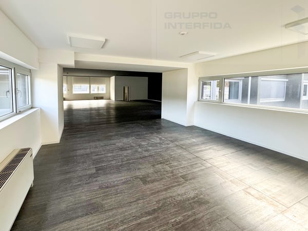 AMPIO SPAZIO COMMERCIALE OPEN SPACE 3