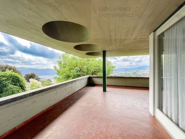 VILLA CONTEMPORANEA CON PISCINA 12