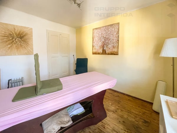 CASA CON DUE APPARTAMENTI 11