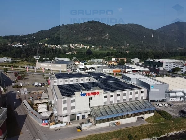 SPAZIOSI UFFICI RISTRUTTURATI A MENDRISIO ZONA FOXTOWN 1