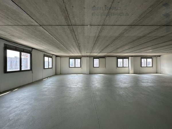 SPAZIOSI UFFICI RISTRUTTURATI A MENDRISIO ZONA FOXTOWN 5