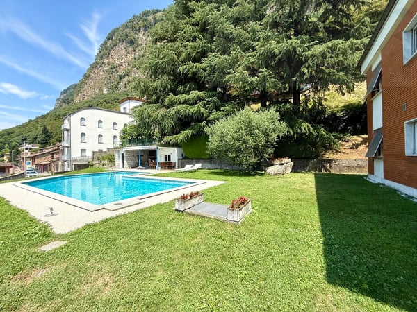 GRANDE VILLA CON PISCINA 2