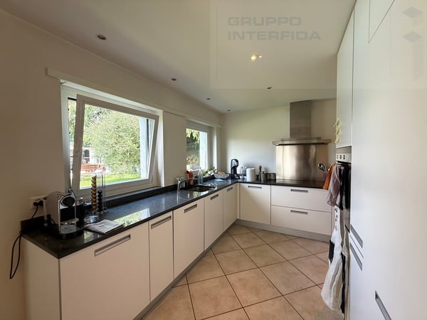 GRANDE VILLA CON PISCINA 10