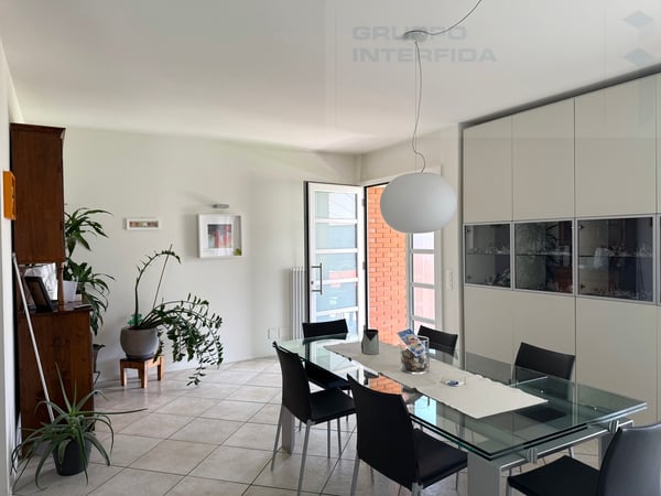 GRANDE VILLA CON PISCINA 8