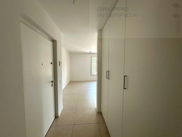 MODERNO 3.5 LOCALI ALL'ULTIMO PIANO CON DUE POSTI AUTO 2